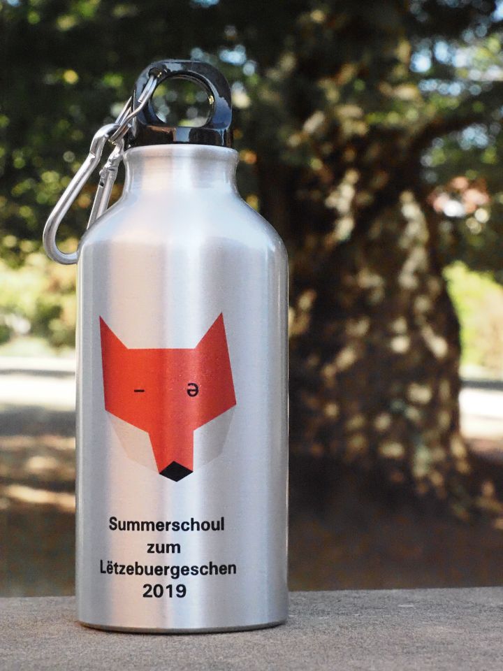 Trinkflasche des Instituts für Luxemburgistik, CNL OBJ-178.